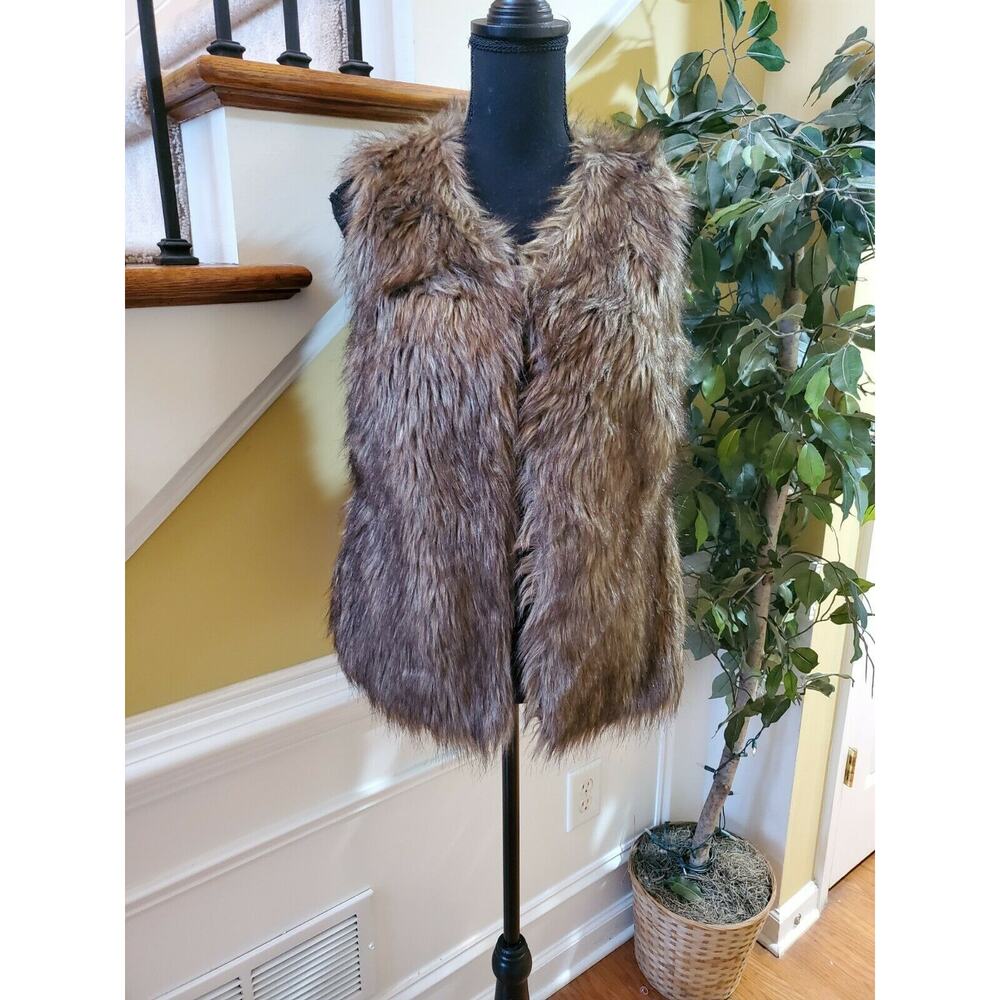 Rue 21 Faux Fur Lined Vest Jacket Pockets L/XL Brown Hook/Eye Closure Fluffy